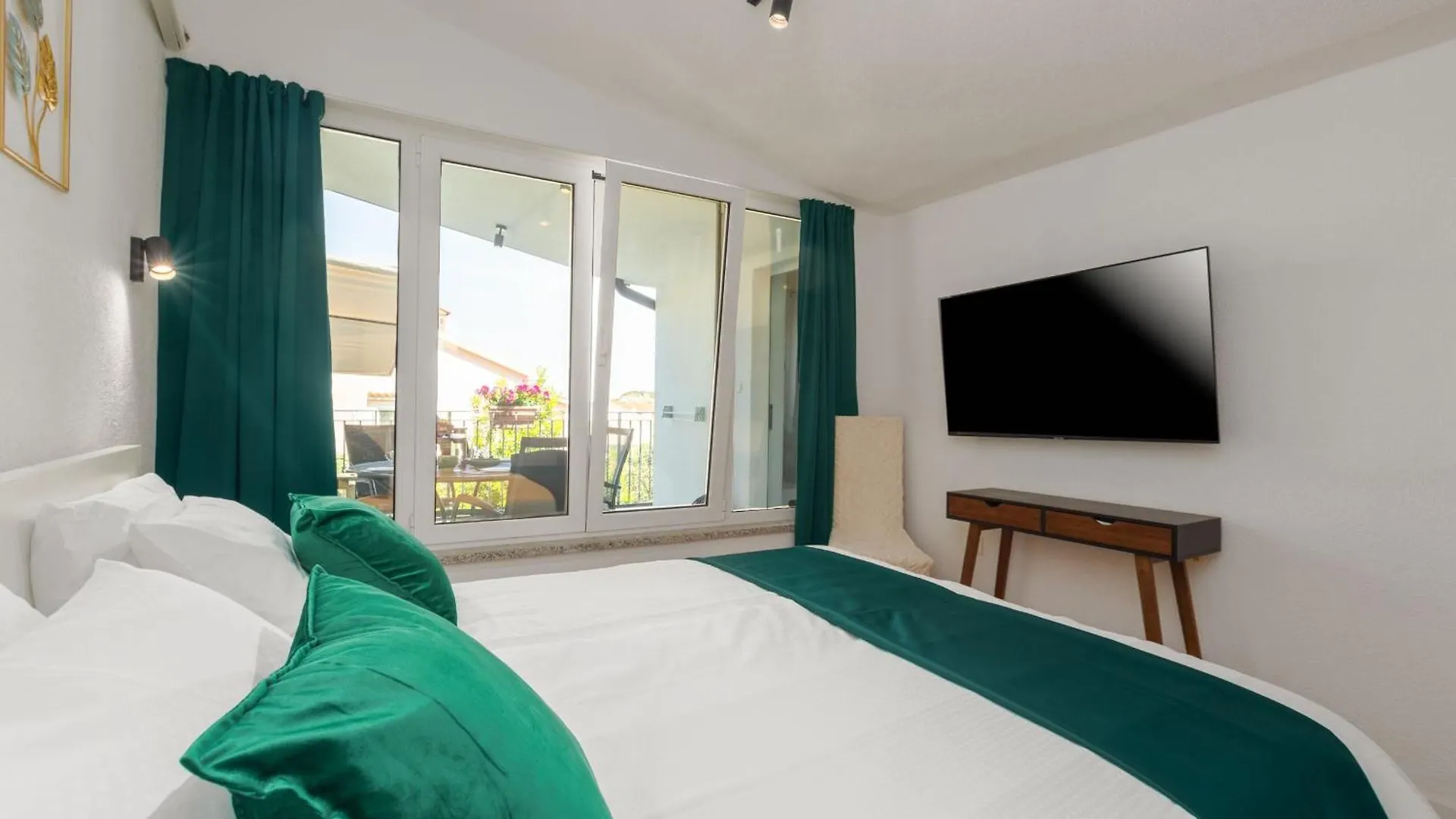 Klimatisierte Ferienwohnung Pineta 2 In Strandnaehe Poreč Chorwacja
